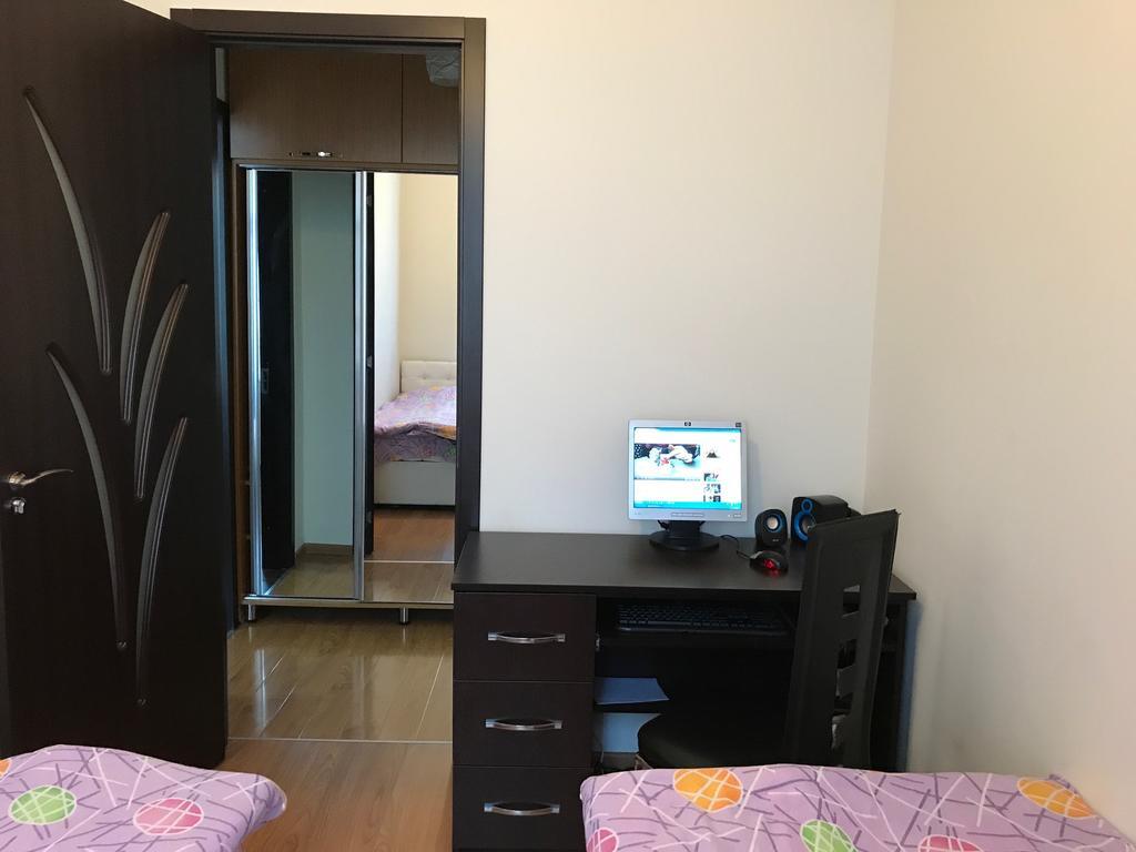 Apartment Like home Batoemi Buitenkant foto